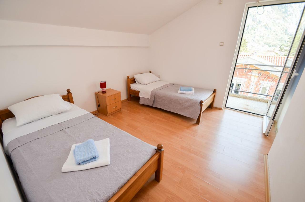 Apartment Barona Котор Екстер'єр фото